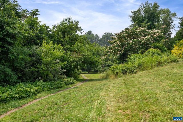 280 RIVERBEND DR #2B, Charlottesville, VA 22911