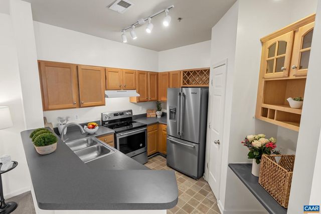 280 RIVERBEND DR #2B, Charlottesville, VA 22911