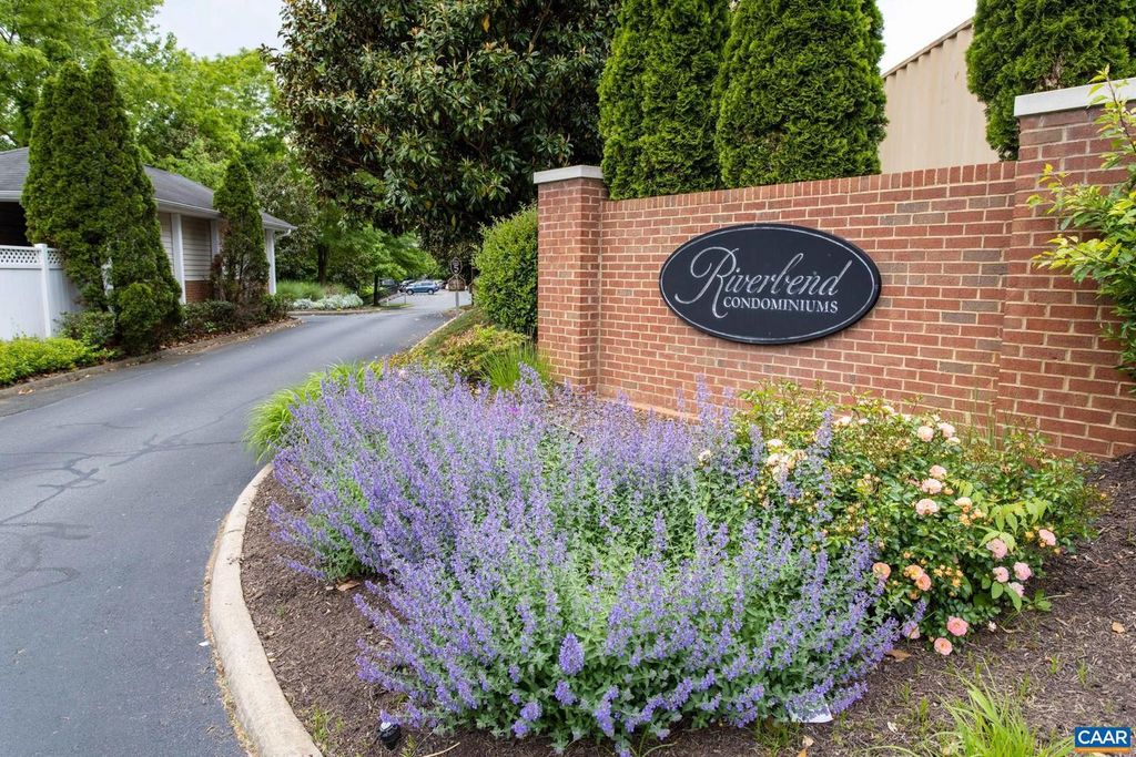 280 RIVERBEND DR #2B, Charlottesville, VA 22911