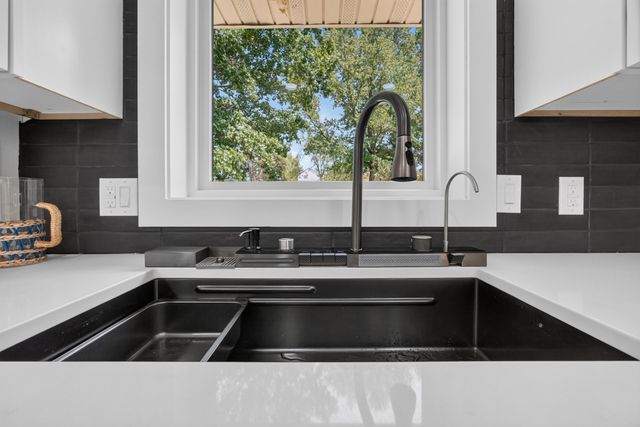 3144 W Heritage Drive, Ozark, MO 65721