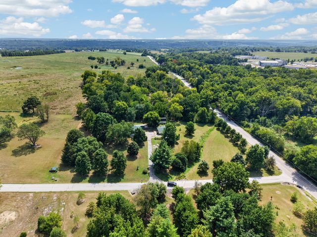 3144 W Heritage Drive, Ozark, MO 65721