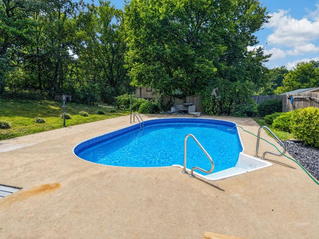 3144 W Heritage Drive, Ozark, MO 65721