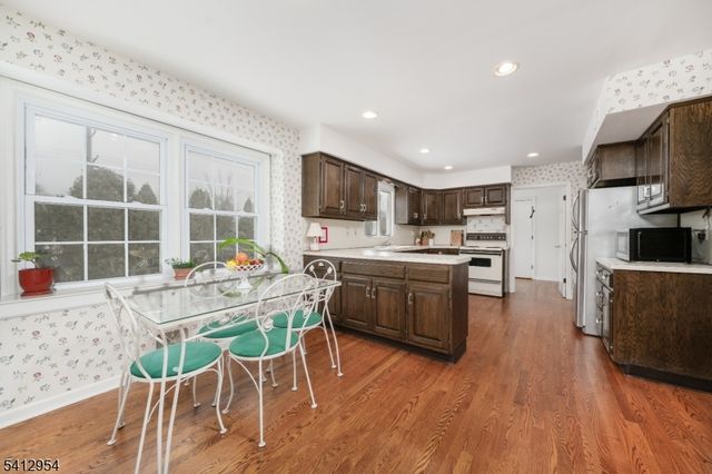 15 Alison Ct, New Providence Boro, NJ 07974