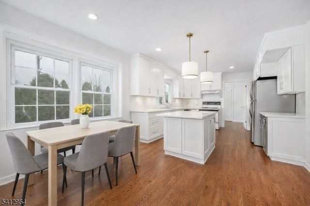 15 Alison Ct, New Providence Boro, NJ 07974