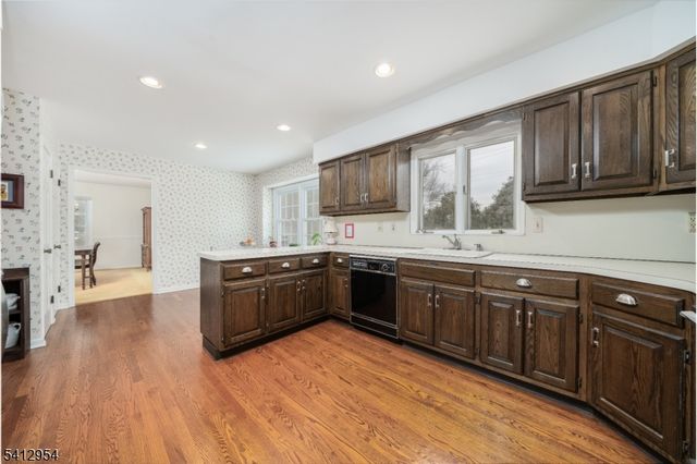 15 Alison Ct, New Providence Boro, NJ 07974