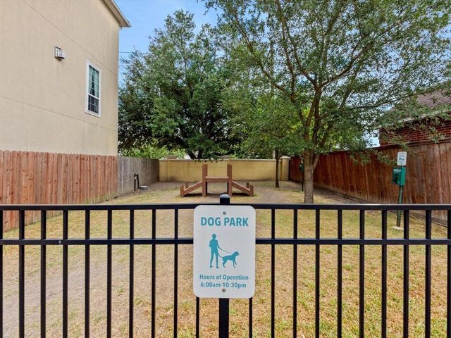 7126 Turtle Lagoon Row, Houston, TX 77036