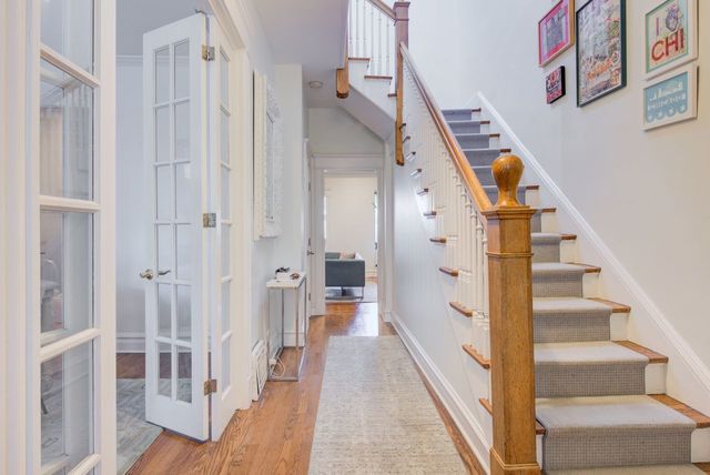 1924 W Newport Avenue, Chicago, IL 60657