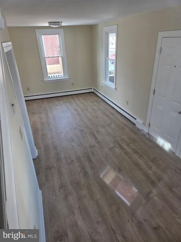 2839 BANKS ST, Harrisburg, PA 17103