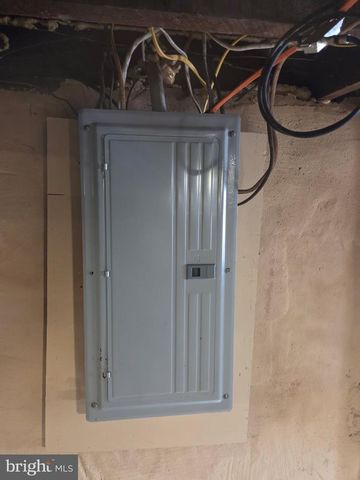 2839 BANKS ST, Harrisburg, PA 17103