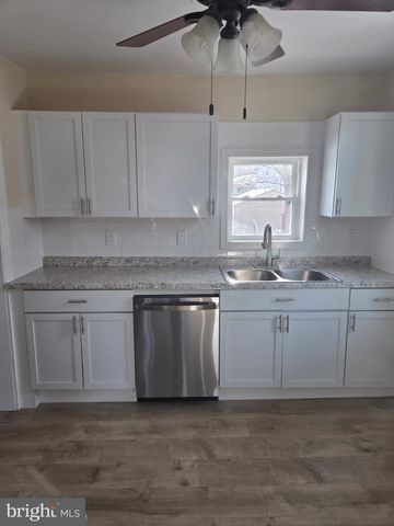 2839 BANKS ST, Harrisburg, PA 17103