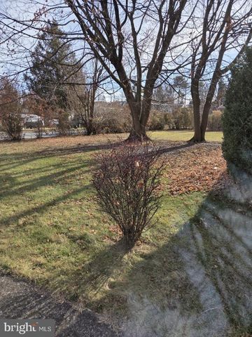 2839 BANKS ST, Harrisburg, PA 17103