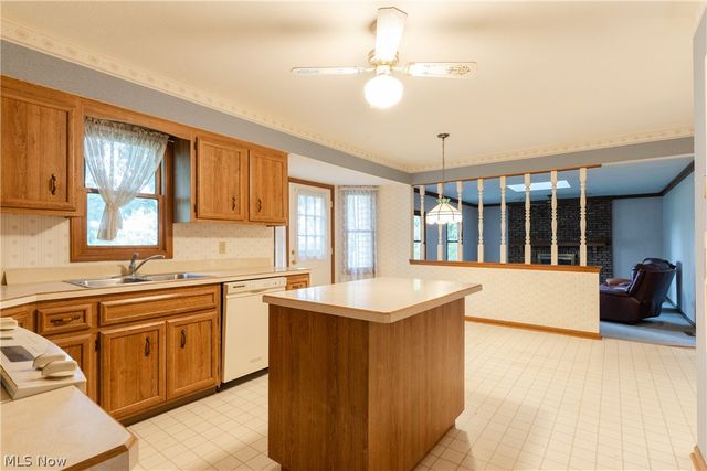 3412 Saint Andrews Drive, Parma, OH 44134