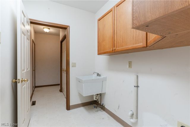 3412 Saint Andrews Drive, Parma, OH 44134