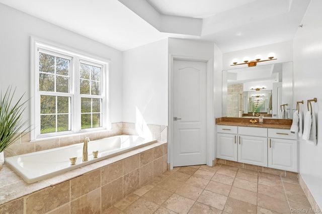 2 Legendary Circle, Rye Brook, NY 10573