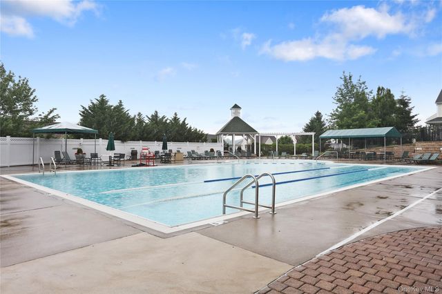 2 Legendary Circle, Rye Brook, NY 10573