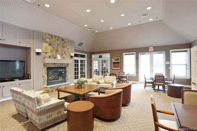 2 Legendary Circle, Rye Brook, NY 10573