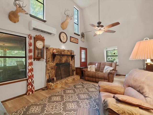 1101 King John Dr, Scroggins, TX 75480