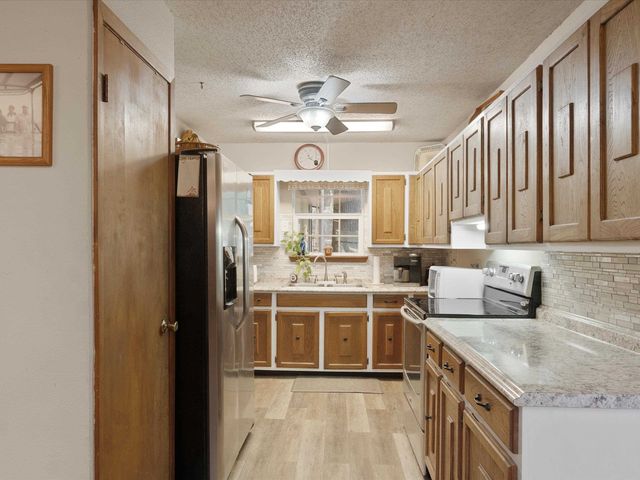 1101 King John Dr, Scroggins, TX 75480
