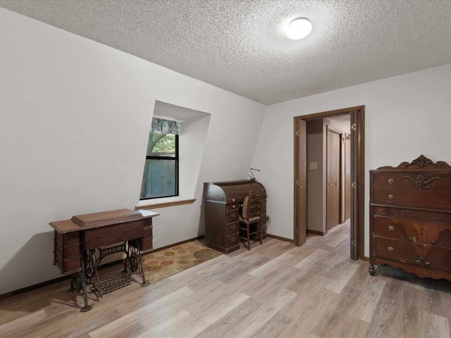 1101 King John Dr, Scroggins, TX 75480