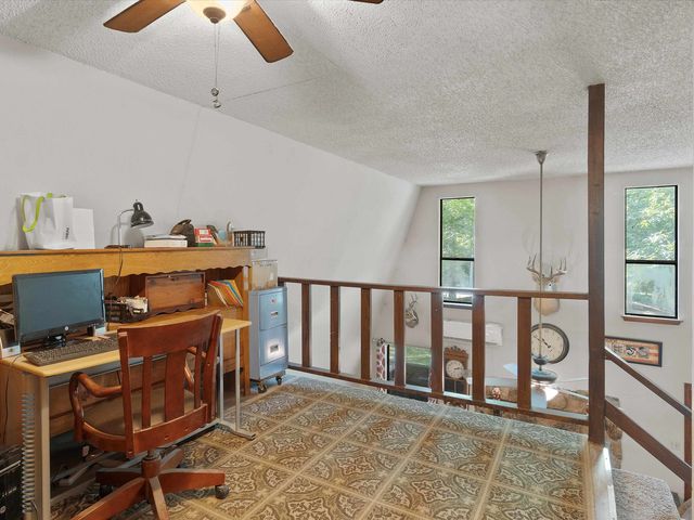 1101 King John Dr, Scroggins, TX 75480