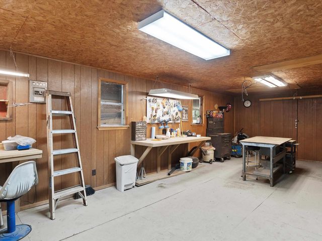 1101 King John Dr, Scroggins, TX 75480