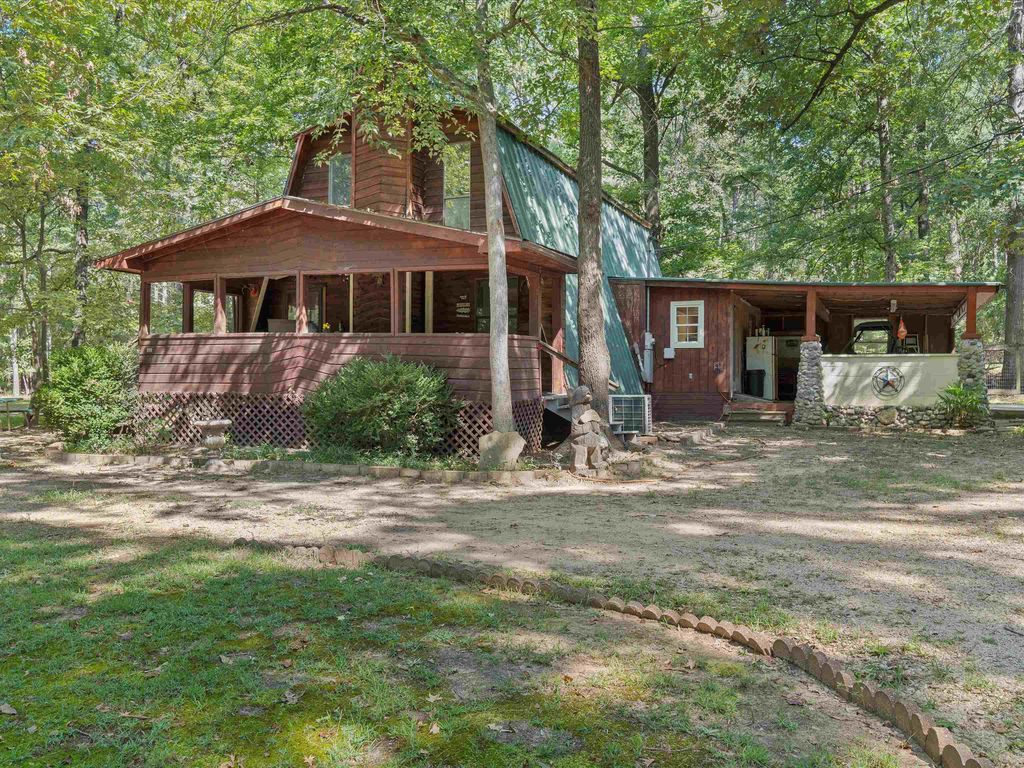 1101 King John Dr, Scroggins, TX 75480