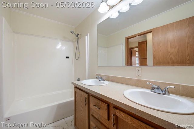 2018 John R Road, Troy, MI 48083