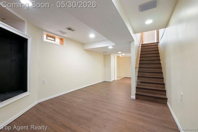 2018 John R Road, Troy, MI 48083