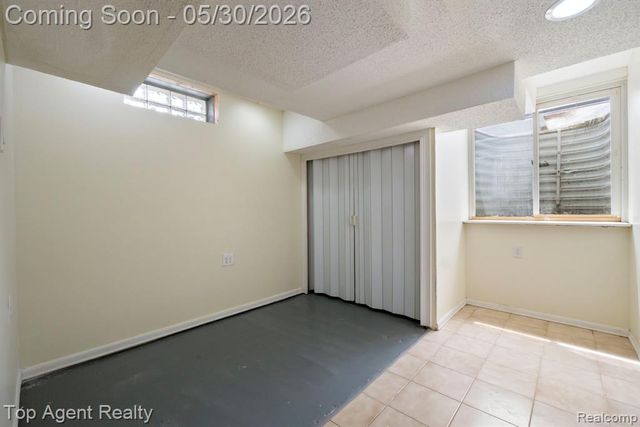2018 John R Road, Troy, MI 48083