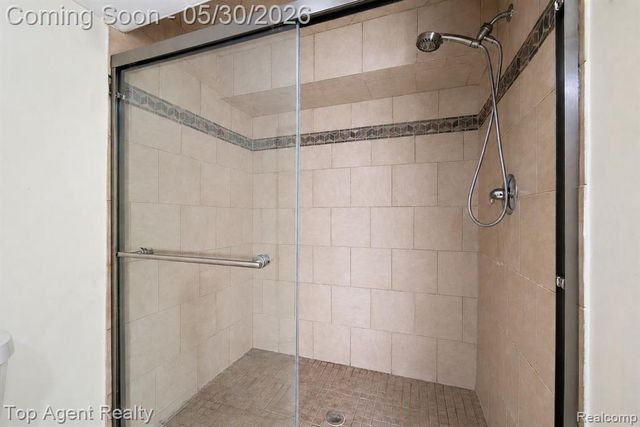 2018 John R Road, Troy, MI 48083