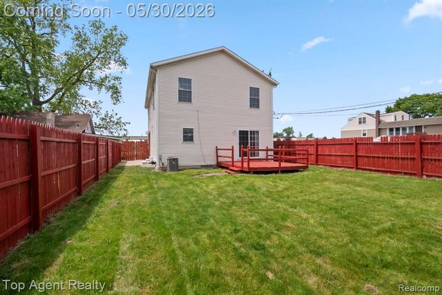 2018 John R Road, Troy, MI 48083