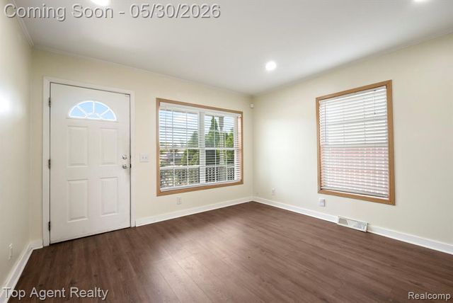 2018 John R Road, Troy, MI 48083