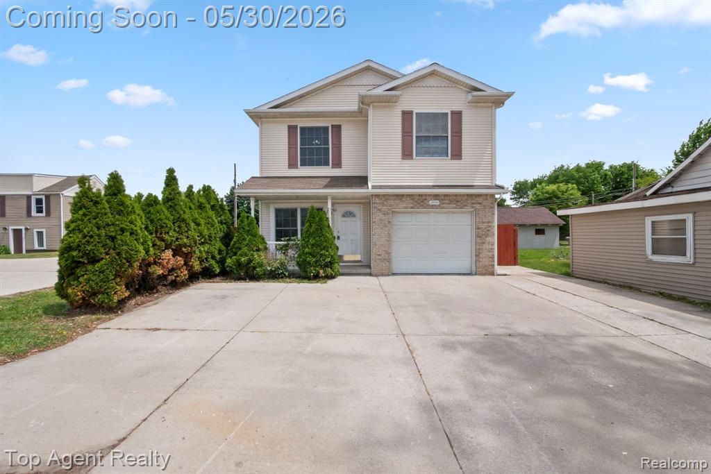 2018 John R Road, Troy, MI 48083