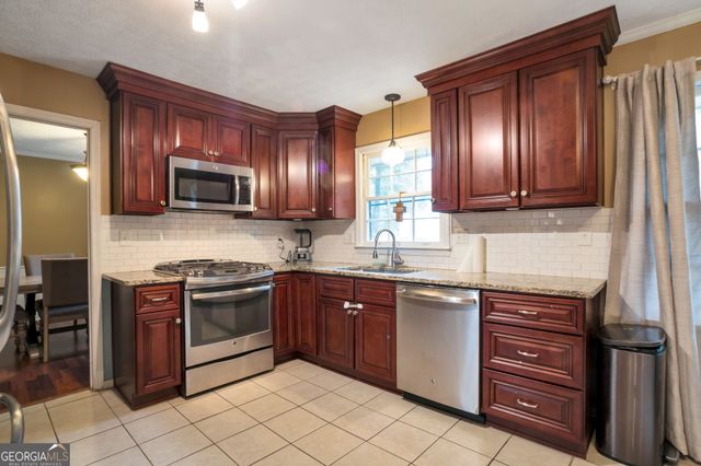 1210 Brookside Drive NE, Conyers, GA 30012