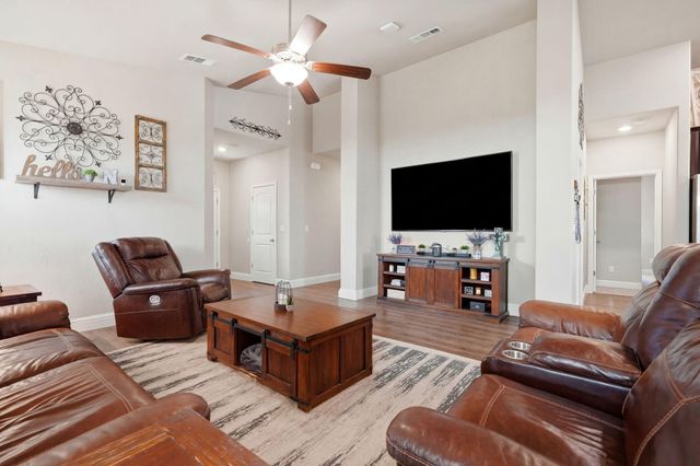 756 Strada Street, Lemoore, CA 93245