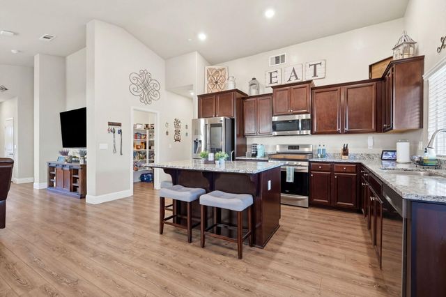 756 Strada Street, Lemoore, CA 93245