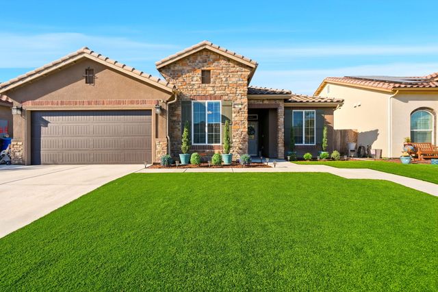 756 Strada Street, Lemoore, CA 93245