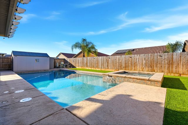 756 Strada Street, Lemoore, CA 93245