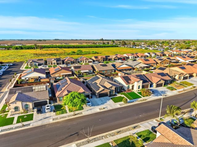756 Strada Street, Lemoore, CA 93245
