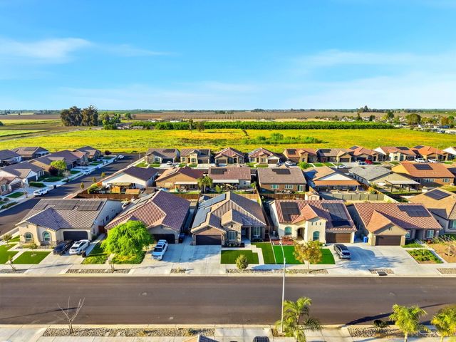 756 Strada Street, Lemoore, CA 93245