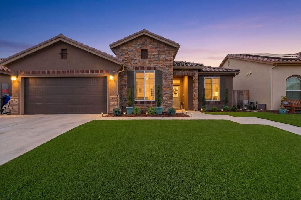 756 Strada Street, Lemoore, CA 93245