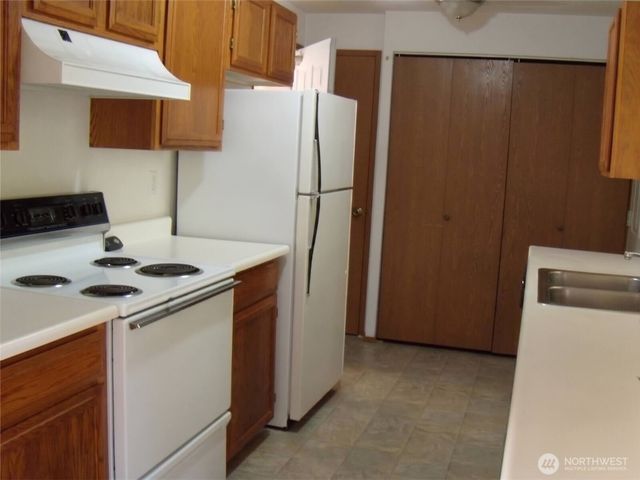 7909 -7911 114th St Court E, Puyallup, WA 98373