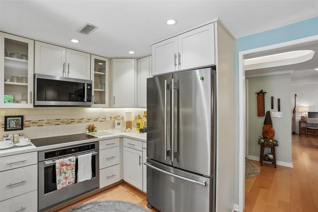 3131 Fleur Drive 102, Des Moines, IA 50321