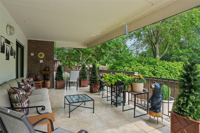 3131 Fleur Drive 102, Des Moines, IA 50321