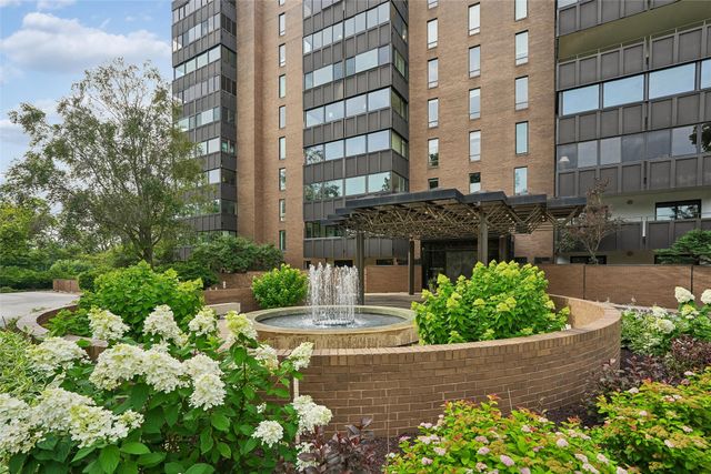 3131 Fleur Drive 102, Des Moines, IA 50321