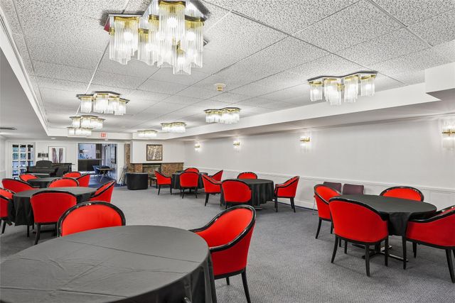 3131 Fleur Drive 102, Des Moines, IA 50321