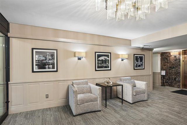 3131 Fleur Drive 102, Des Moines, IA 50321