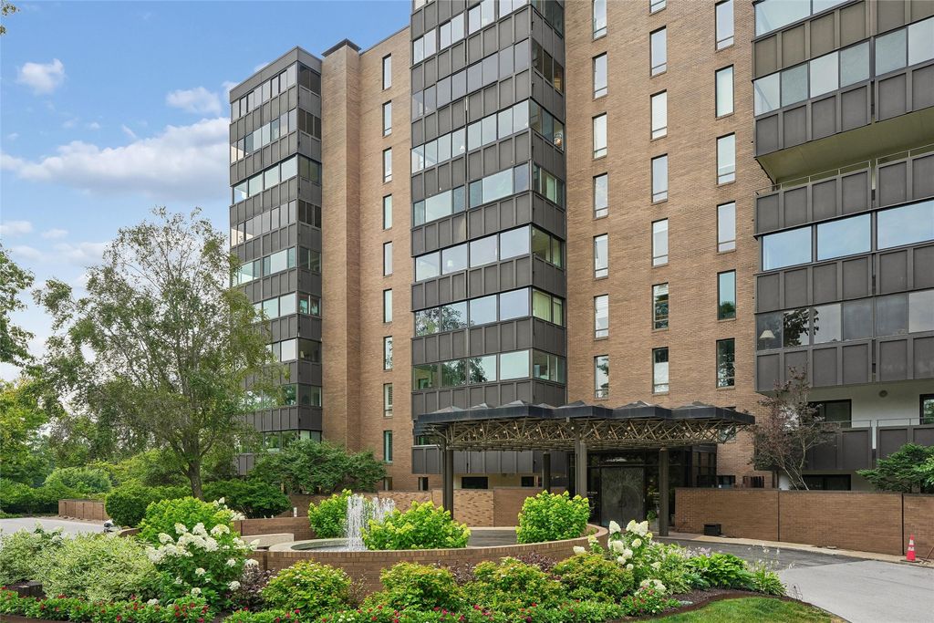 3131 Fleur Drive 102, Des Moines, IA 50321