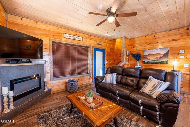 235 Lily Jo Way, Sevierville, TN 37876