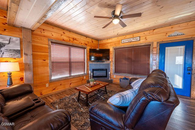 235 Lily Jo Way, Sevierville, TN 37876